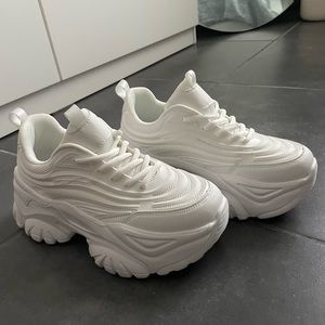 Chunky sneakers